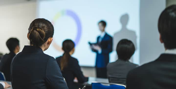 研修×伴走支援で安心導入